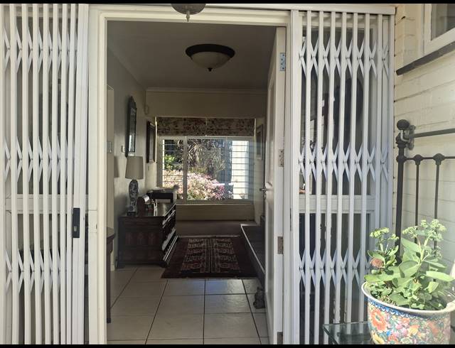 5 BEDROOM HOUSE FOR SALE IN GREENDALE